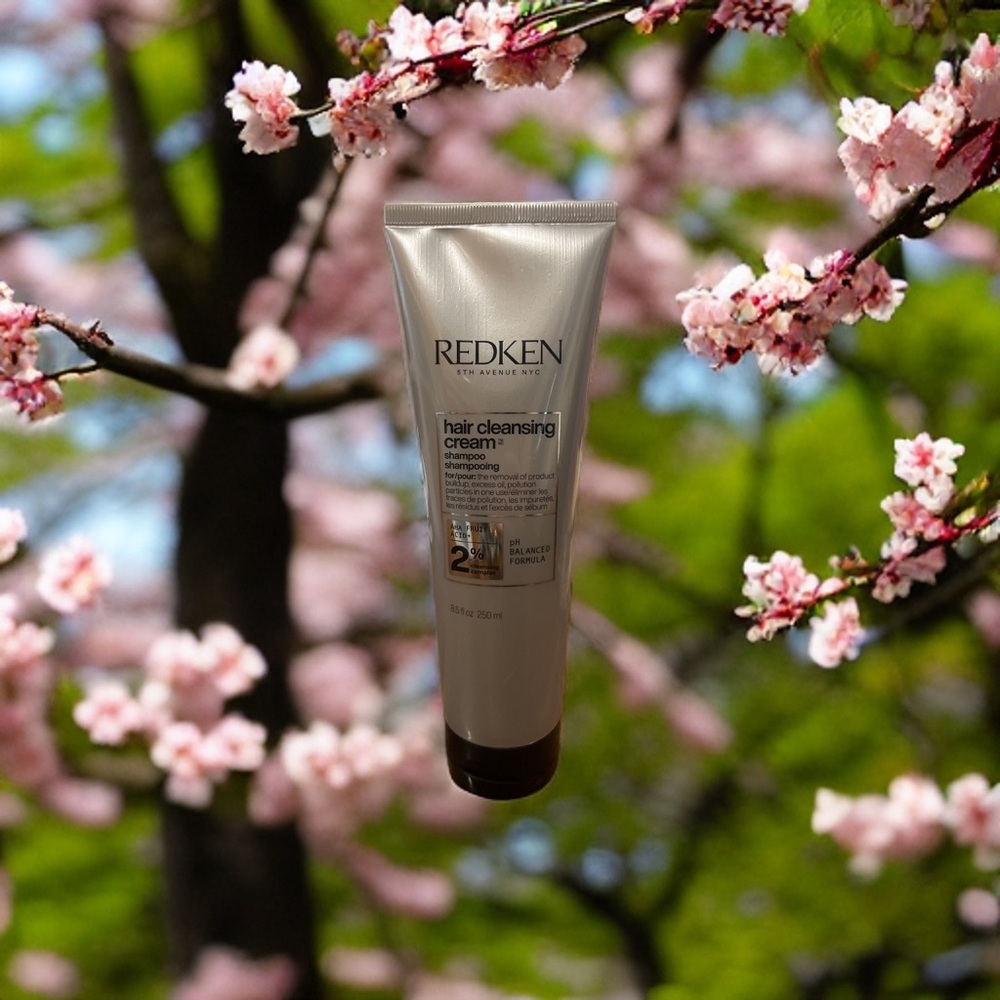 Redken Cleansing Cream Clarifying Shampoo
8.5 oz